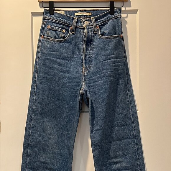 Levi's Ribcage Ankle - Dark Wash $68 - Picture 2 of 4